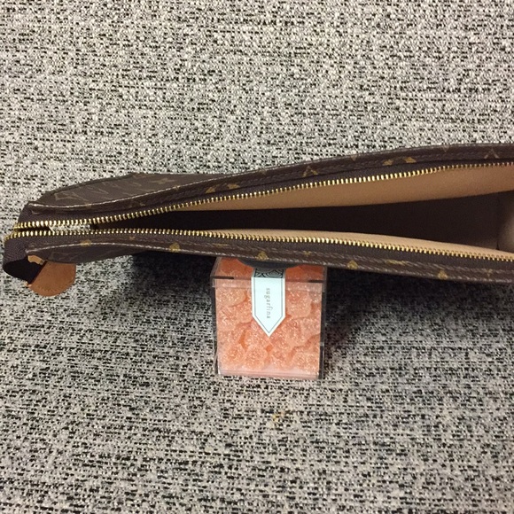 Pouch - Picture 2 of 3